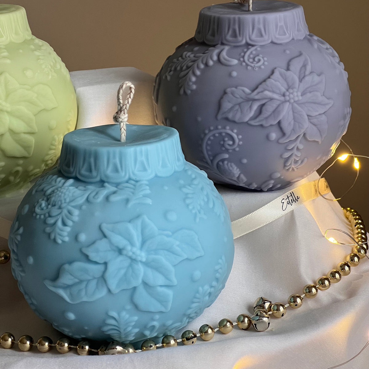 Large Christmas Bauble Soy Candle: Festive Handmade Decor-2