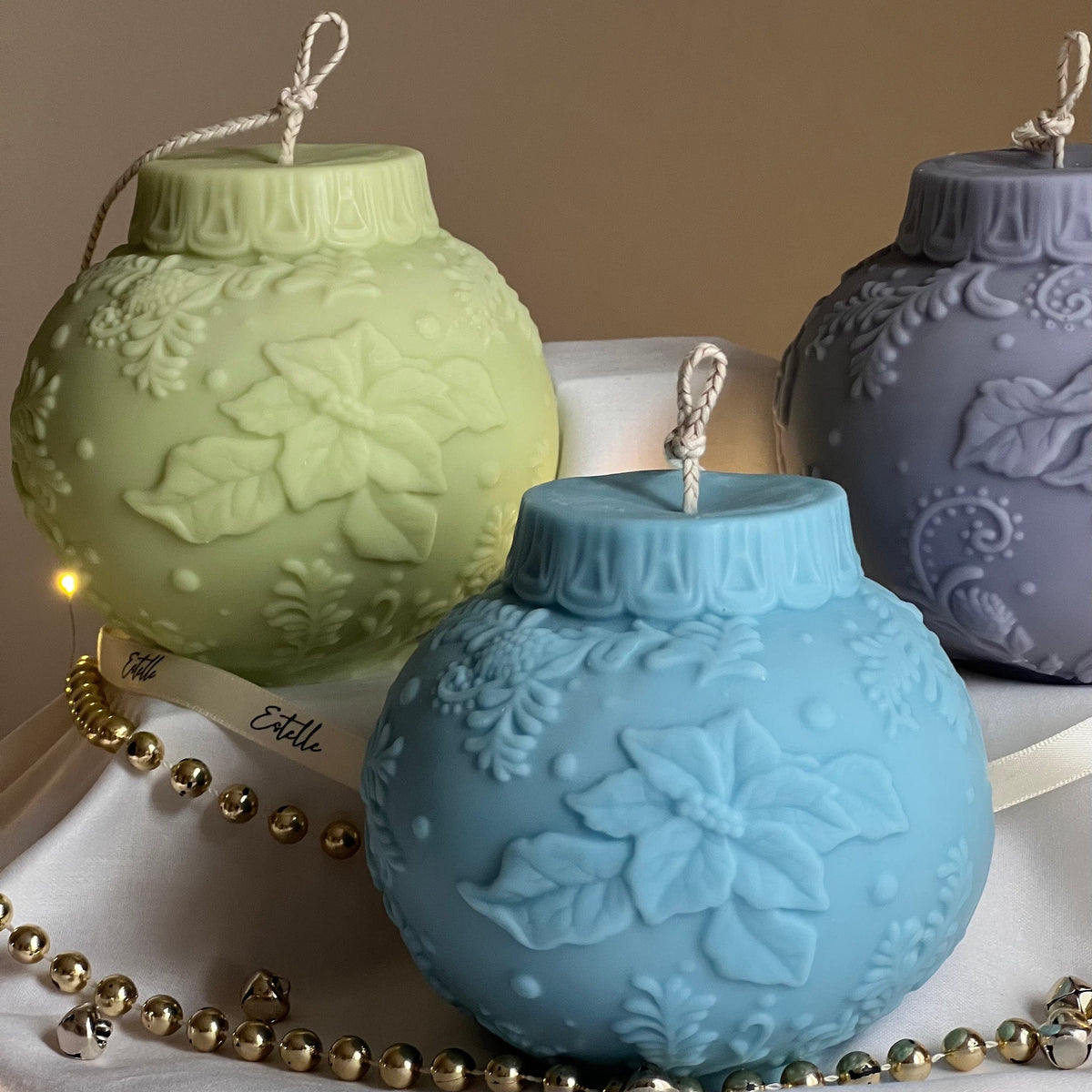 Large Christmas Bauble Soy Candle: Festive Handmade Decor-3