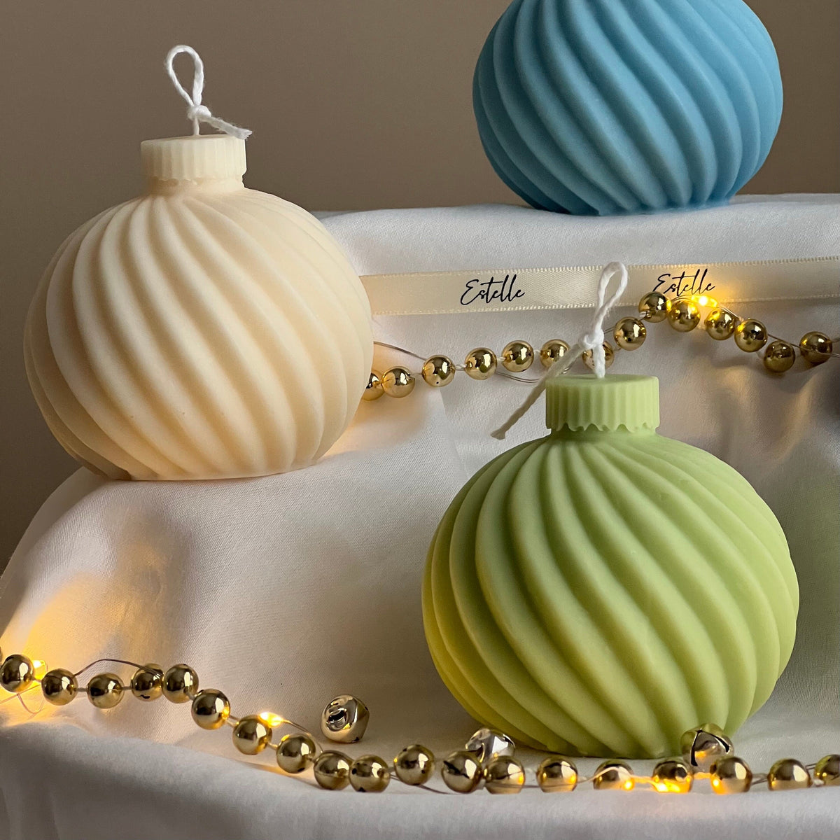 Swirl Christmas Bauble Soy Candle: Handmade Holiday Decor-2