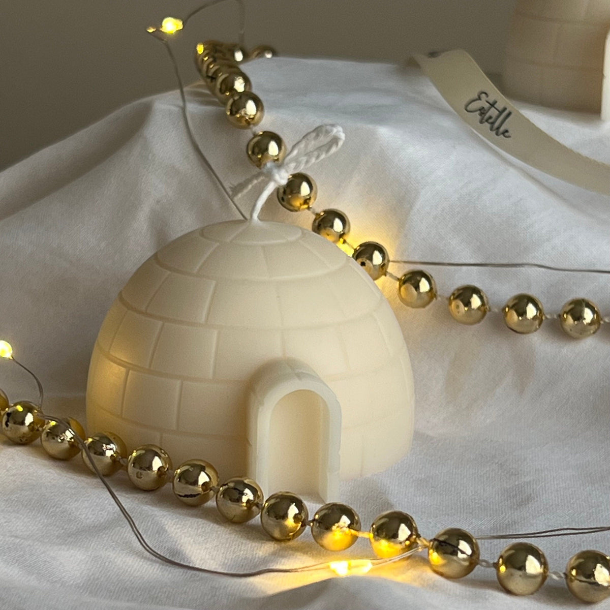Handmade Igloo Candle: Christmas Home Decor, Soy Candle-3