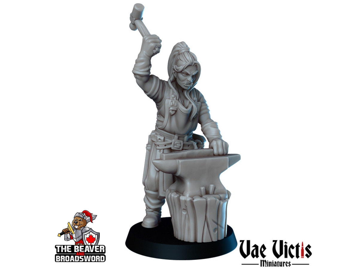 Female Orc Blacksmith dnd mini - Vae Victis | Merchant | Smith | Villager | Townsfolk | Fighter | City | Villager |  Wargaming | Pathfinder