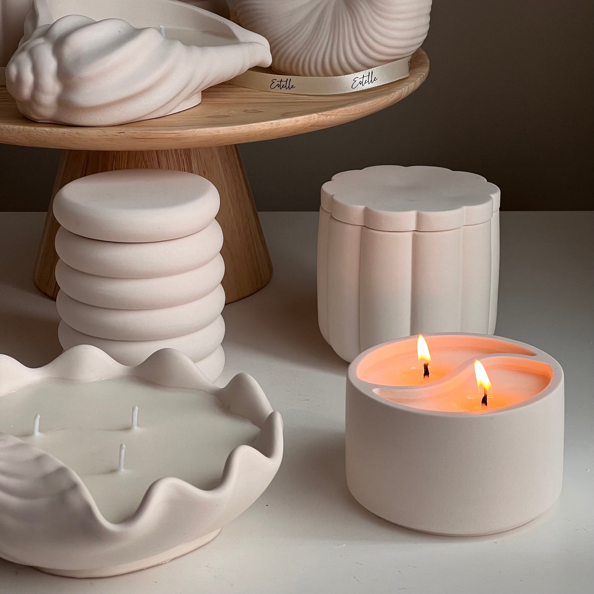 Handmade Flower Soy Wax Candle in Jesmonite Flower Jar with Wood Wick-9