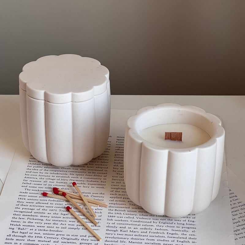 Handmade Flower Soy Wax Candle in Jesmonite Flower Jar with Wood Wick-4