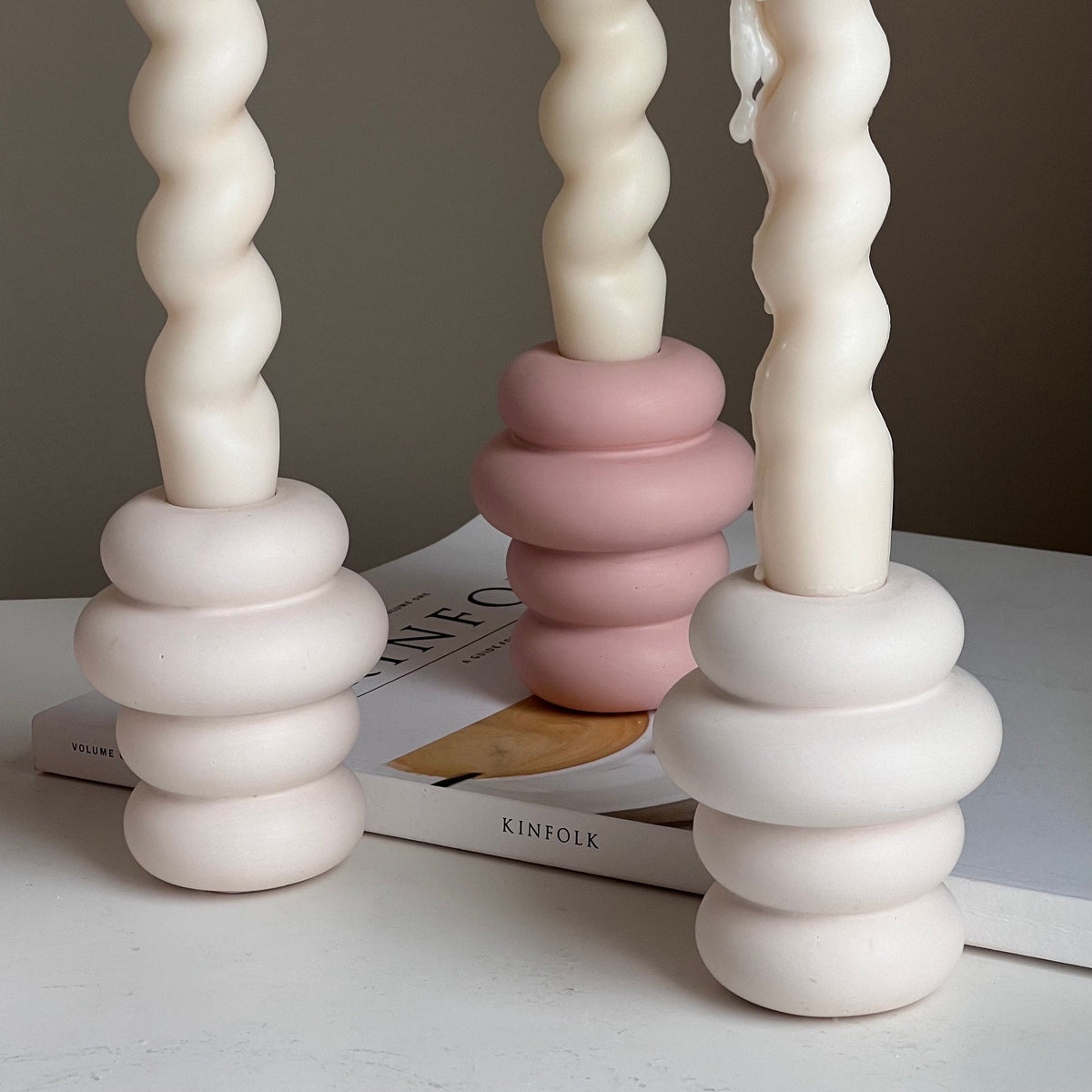 Donut Jesmonite Candlestick Holder: Minimalist Wedding Decor-3