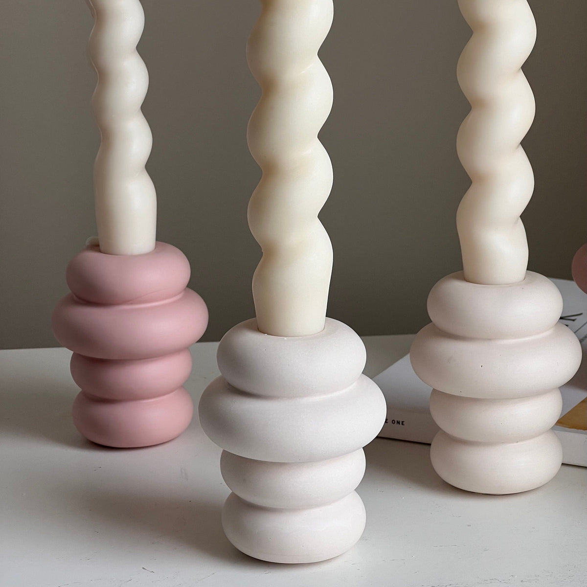 Donut Jesmonite Candlestick Holder: Minimalist Wedding Decor-2