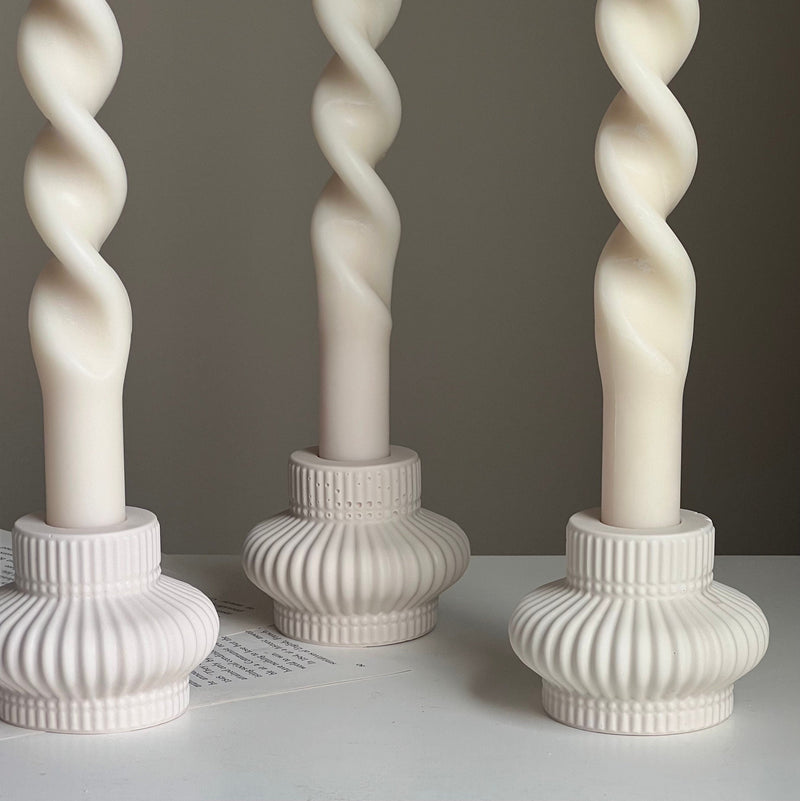 Ribbed Jesmonite Candlestick Holder: Minimalist Table Decor-3
