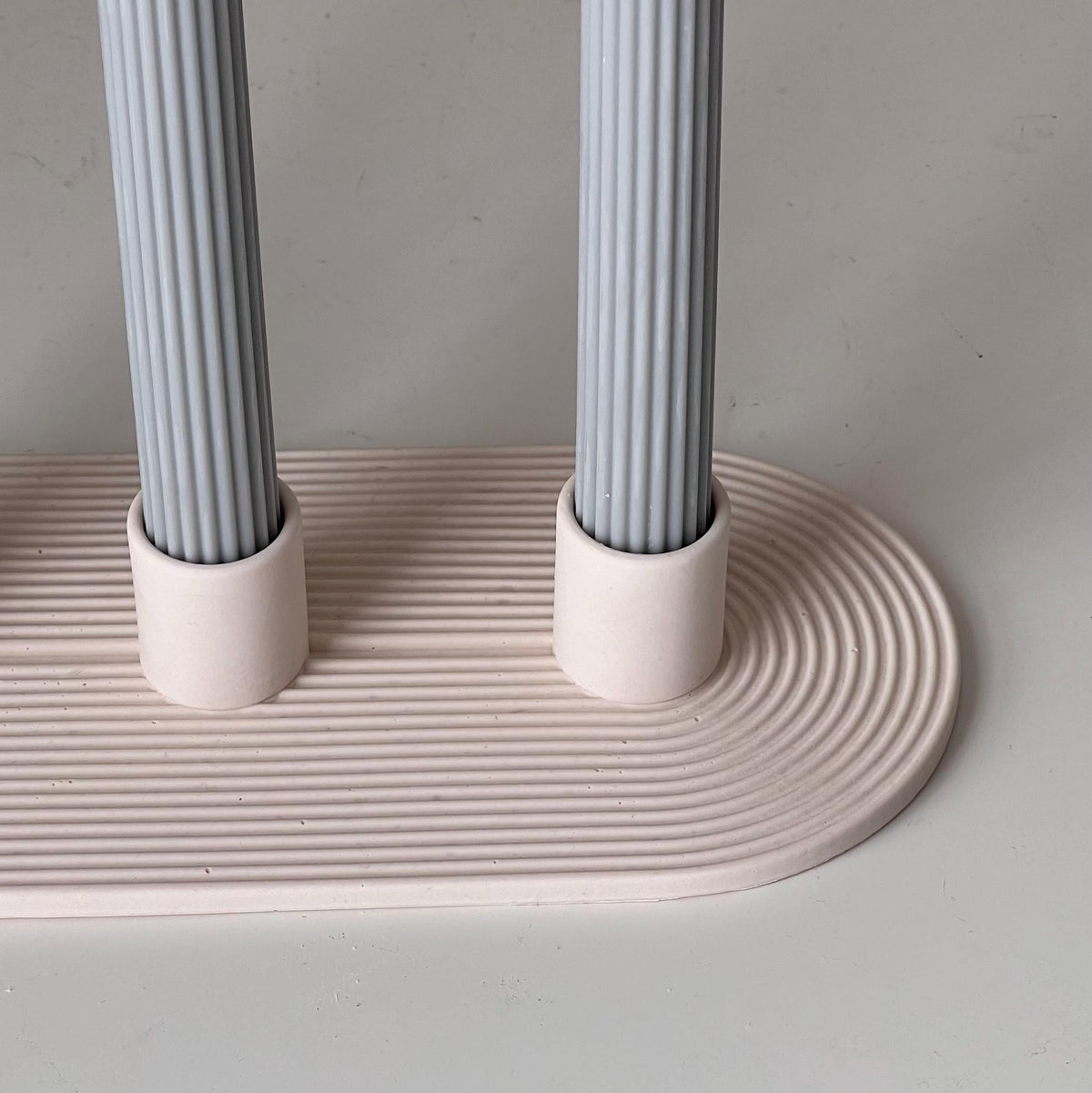 Geometric Jesmonite Candlestick Holder: Minimalist 3-Candle Centerpiece-3