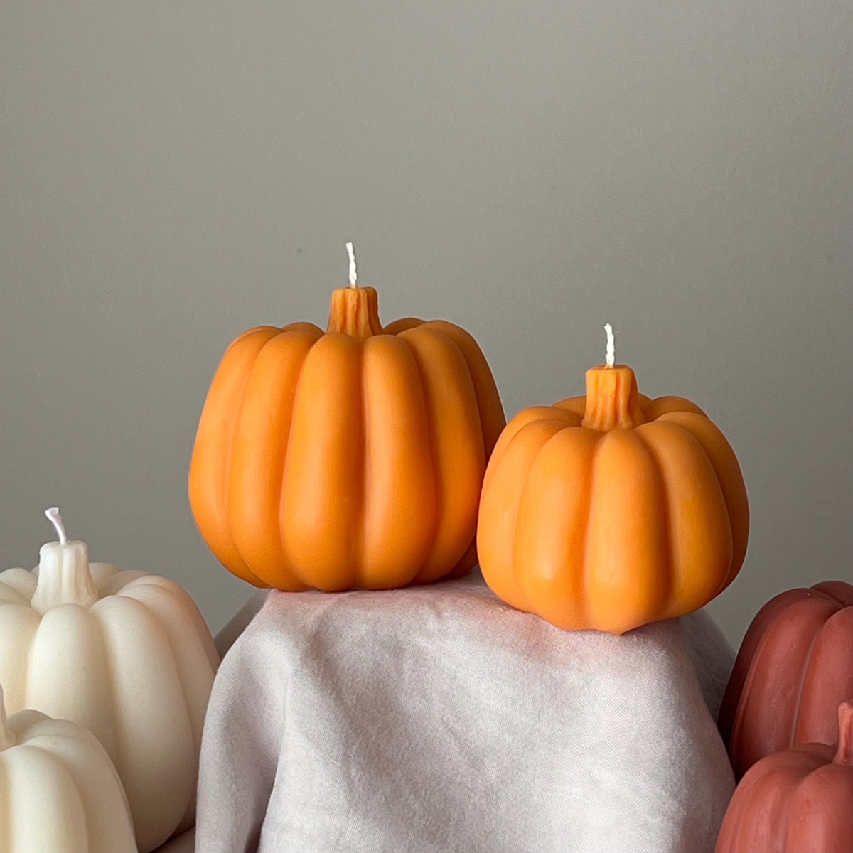 Handmade Pumpkin Soy Wax Candle Set: Autumn Home Decor-3
