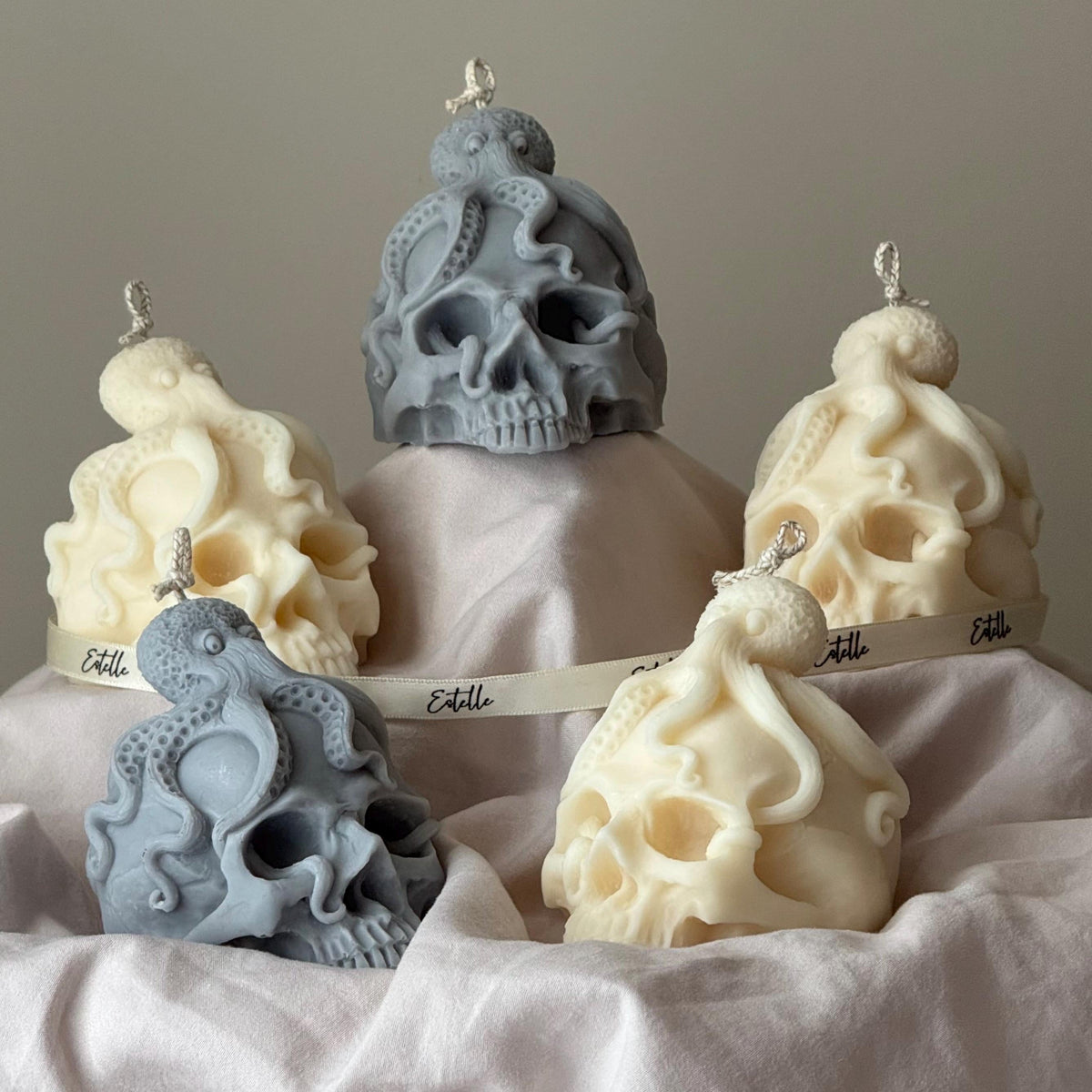Skull Candle with Octopus: Spooky Halloween Soy Wax Decor-1