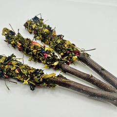 Floral-Dipped "Peppermint Apple Sticks" for Rabbits-2