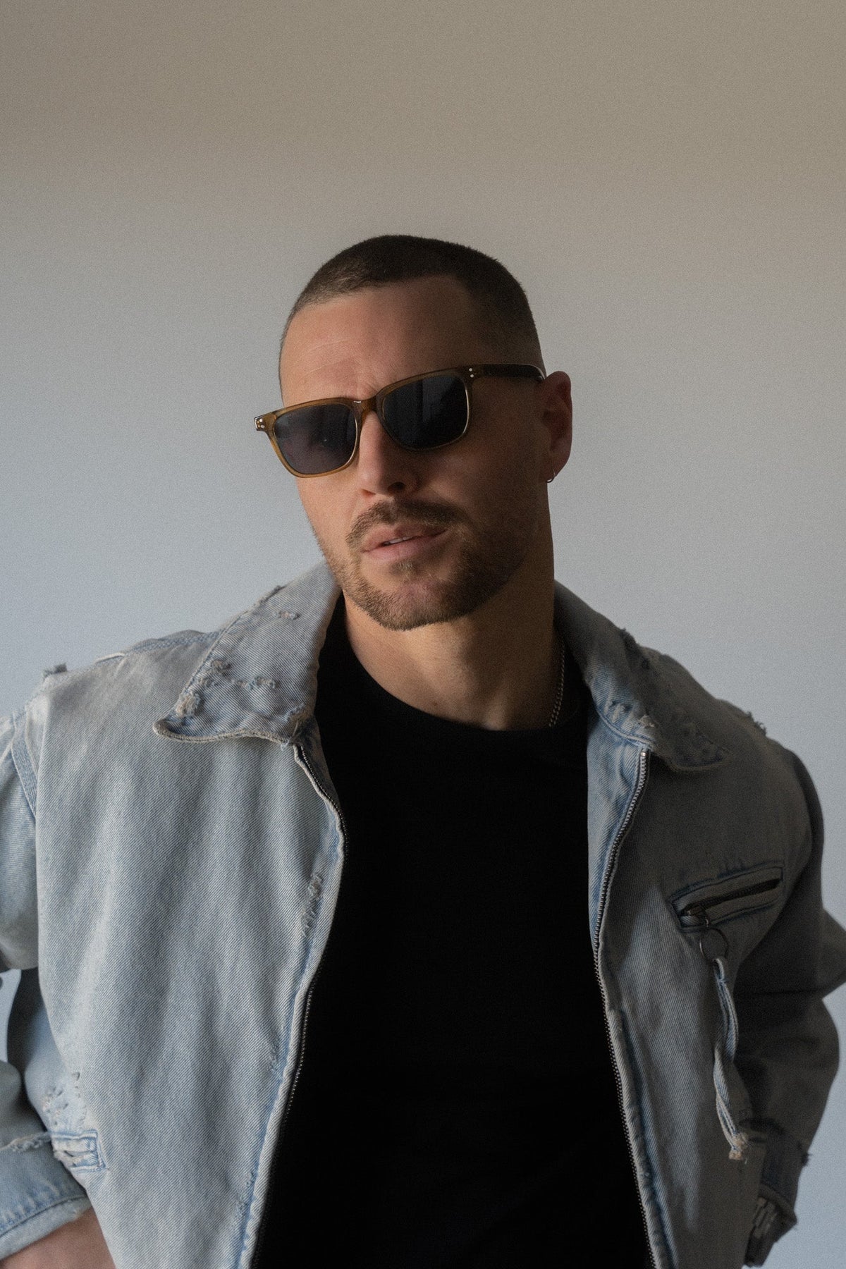 Boléro Vale — Black Classic Square Sunglasses-22