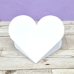 Tarjetas y sobres de lujo con forma: Tarjeta con pliegue en forma de corazón-1