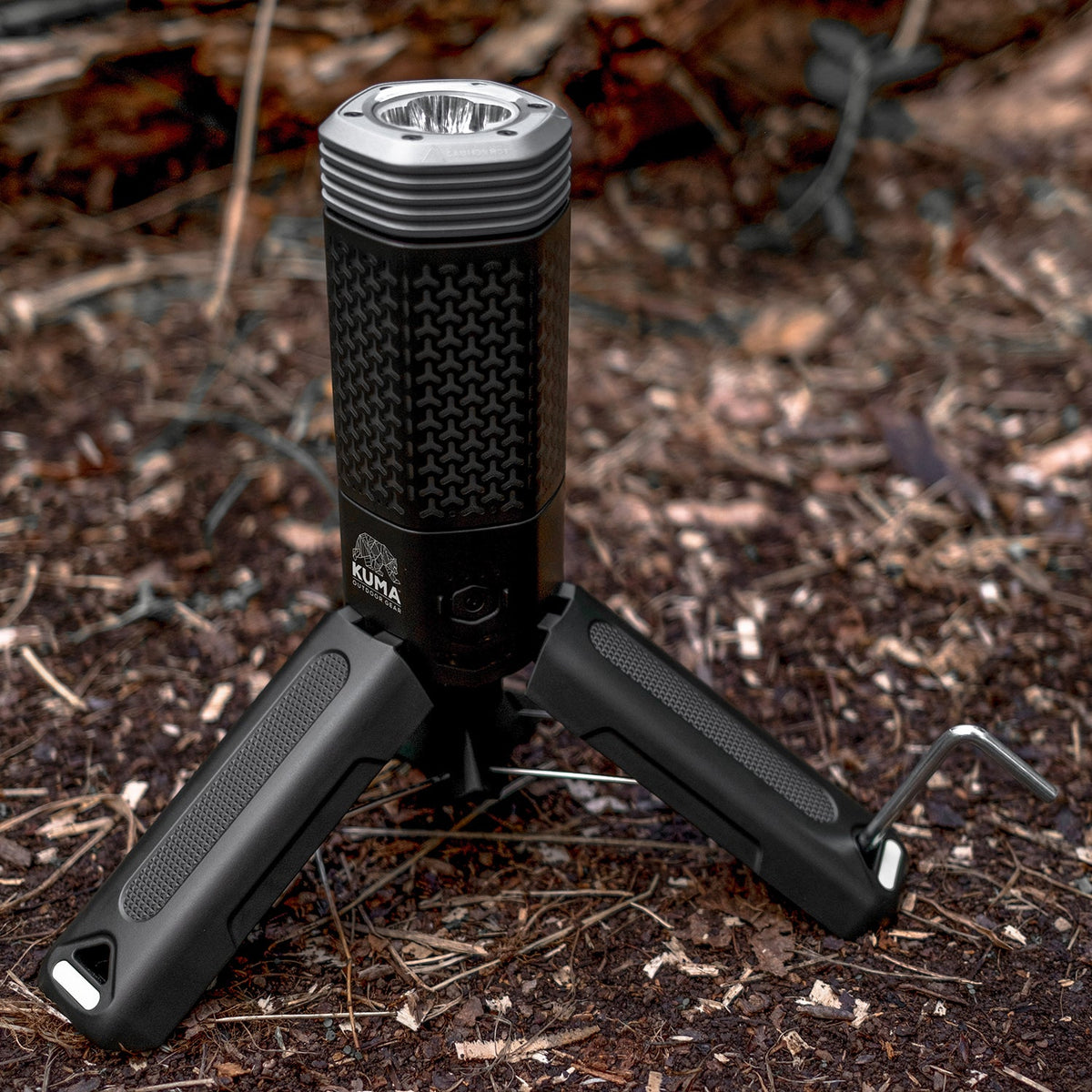 Trek ‘N Glo Tripod Lantern-11
