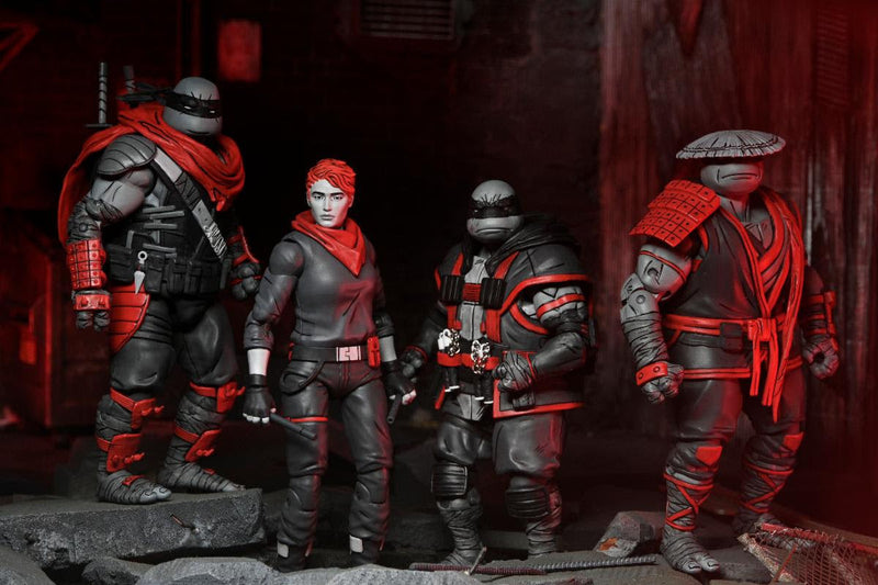 Teenage Mutant Ninja Turtles (The Last Ronin- The Lost Years) - 7” Scale Action Figure - April (Nightwatcher)-7